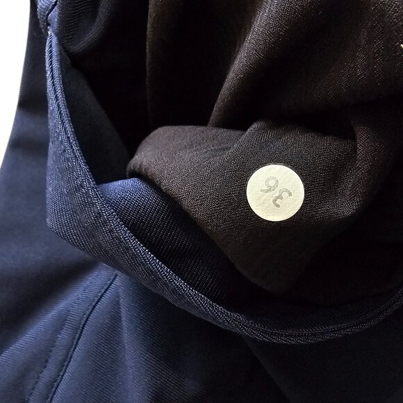 Lululemon Men’s Performance Stretch Pants in Navy - Picture 3 of 9